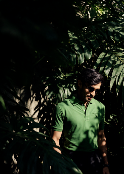 Unisex Minimalist Green Polo – Luxe Moss (Fresh Premium Cotton)